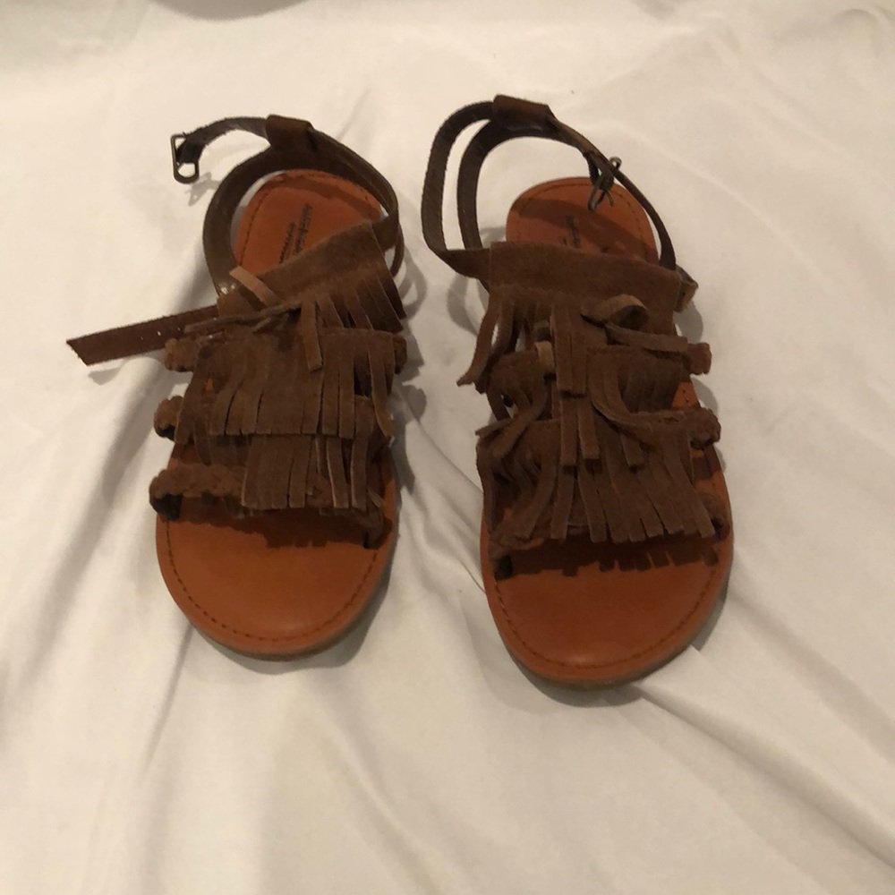 EUC American Eagle Suede Fringe Sandals
